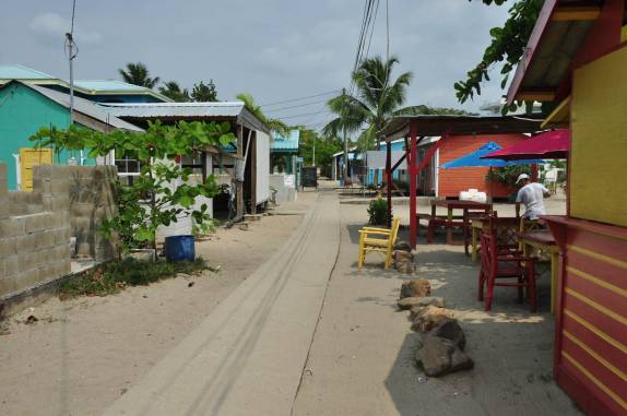 Rua de pedestres em Placencia, no litoral sul de Belize
